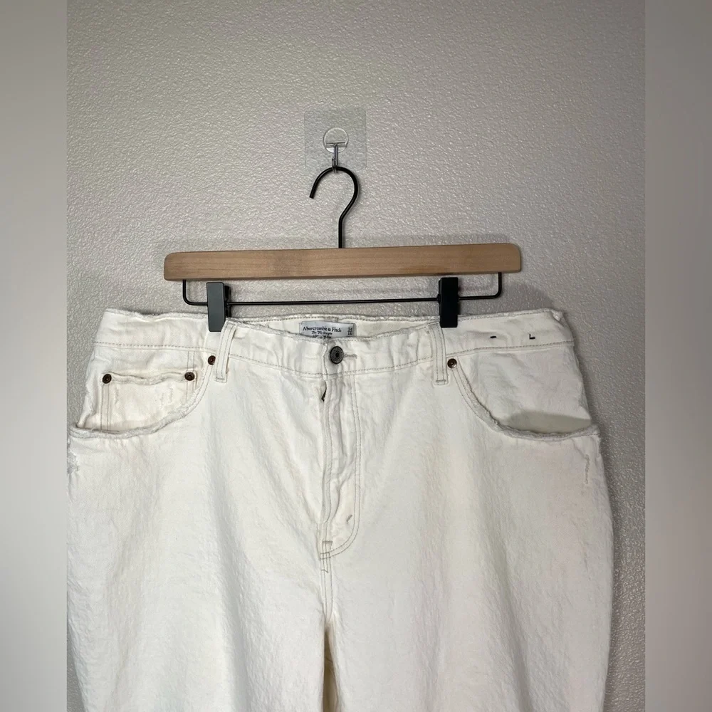 Abercrombie & Fitch The '90s Straight Ultra High Rise Curve love jeans 34 B28